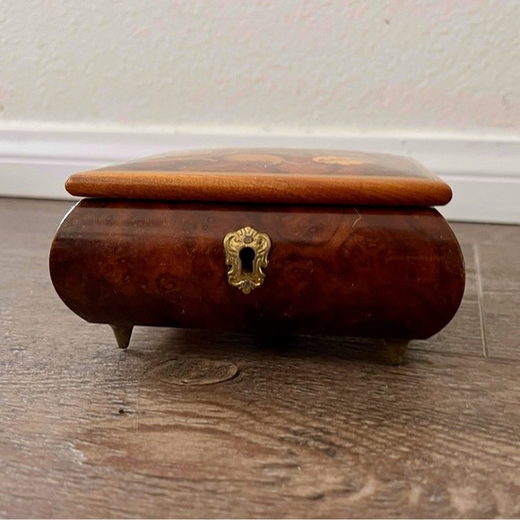 Vintage Tenge Swiss Musical Box Made In Italy With A Swess Movement - Picture 11 of 12